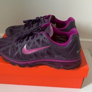 Women’s Nike Air Max Sneakers Sz 10